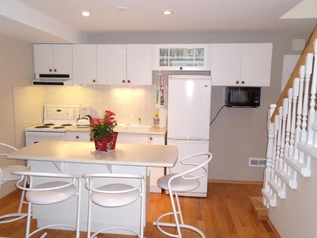 Mountain Bed & Breakfast North Vancouver Quarto foto